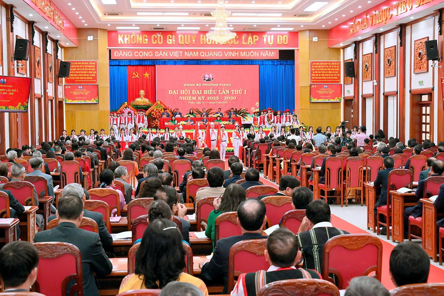 Quang cảnh Đại hội đại biểu Đảng bộ phường Pleiku lần thứ I. Ảnh: Đức Thụy quang-canh-dai-hoi-dai-bieu-dang-bo-phuong-pleiku-anh-duc-thuy.jpg