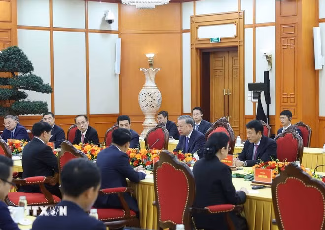 Tổng Bí thư Tô Lâm tiếp Tổng Bí thư, Chủ tịch nước Lào Thongloun Sisoulith. (Ảnh: Thống Nhất/TTXVN)