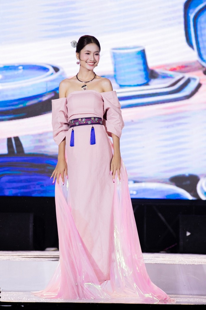 Không hoạt động trong showbiz, Hoa hậu Môi trường Thế giới chọn hướng đi riêng, phù hợp với những mong muốn, định hướng của bản thân Không hoạt động trong showbiz, Hoa hậu Môi trường Thế giới chọn hướng đi riêng, phù hợp với những mong muốn, định hướng của bản thân