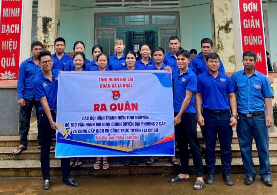 Đoàn xã Ia Krái ra quân các đội hình thanh niên tình nguyện hỗ trợ vận hành mô hình chính quyền địa phương 2 cấp. Ảnh: M.N Đoàn xã Ia Krái ra quân các đội hình thanh niên tình nguyện hỗ trợ vận hành mô hình chính quyền địa phương 2 cấp. Ảnh: M.N