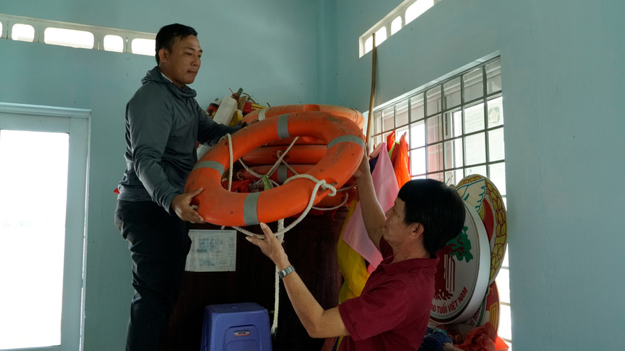 Phao cứu sinh được chuẩn bị để ứng phó với lũ lụt. Ảnh: T.L phao-cuu-sinh.jpg