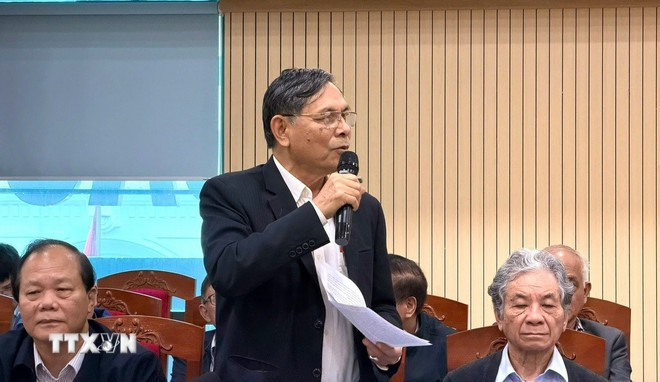 PGS, TS Đặng Văn Thanh, nguyên Chủ tịch Hiệp hội Kế toán và Kiểm toán Việt Nam cho rằng dự thảo Báo cáo chính trị trình Đại hội XIV của Đảng cần tiếp tục hoàn thiện thể chế phát triển nhanh và bền vững, coi thể chế là nguồn lực quan trọng nhất. Ảnh: Thanh Hương/TTXVN