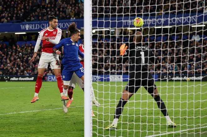 Chalobah ghi bàn cho Chelsea, trong khi bàn thắng của Arsenal thuộc về Merino