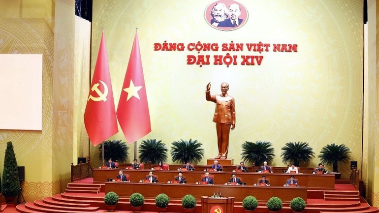 Đoàn Chủ tịch điều hành Đại hội.