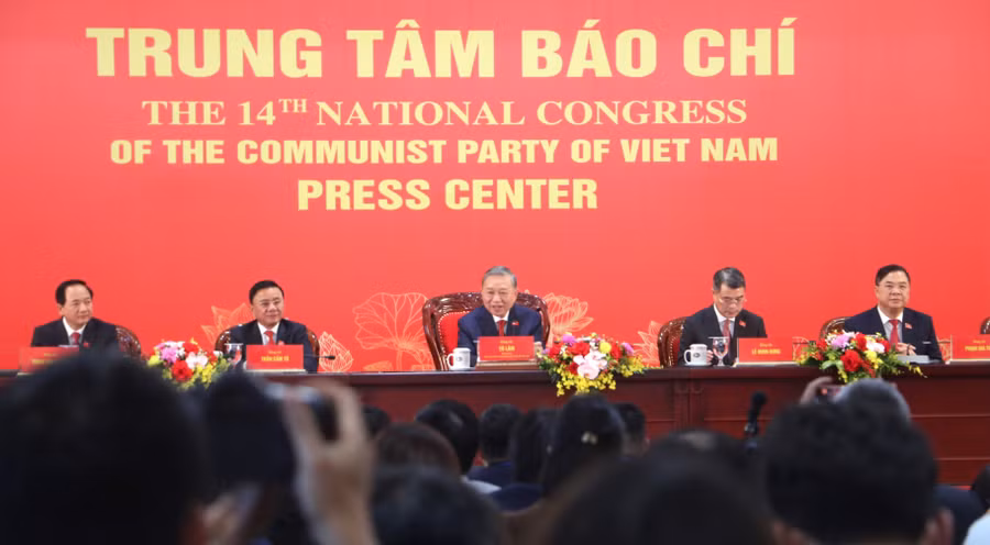 tong-bi-thu-vui-mung-khang-dinh-dai-hoi-dai-bieu-toan-quoc-lan-thu-xiv-cua-dang-cong-san-viet-nam-thanh-cong-ruc-ro-thanh-cong-rat-tot-dep-quang-tan.jpg