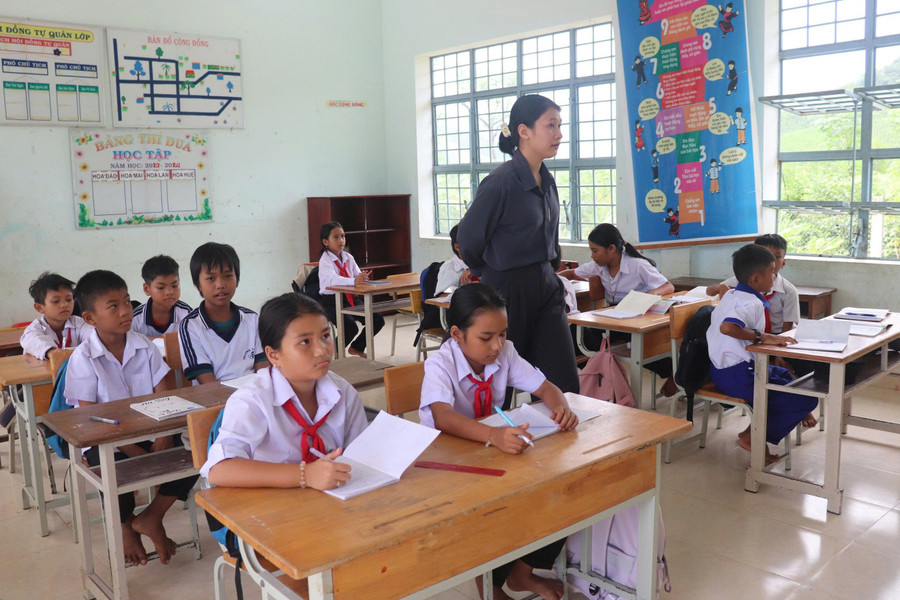 Sở GD-ĐT sẽ rà soát, điều chỉnh, ưu tiên bố trí đủ giáo viên cho các trường ở vùng sâu, vùng xa, vùng khó khăn. Ảnh: Hồ Điểm 2.jpg