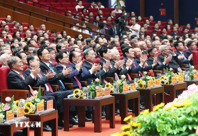Tổng Bí thư Tô Lâm cùng các lãnh đạo, nguyên lãnh đạo Đảng, Nhà nước dự Đại hội. Ảnh: Thống Nhất/TTXVN Tổng Bí thư Tô Lâm cùng các lãnh đạo, nguyên lãnh đạo Đảng, Nhà nước dự Đại hội. Ảnh: Thống Nhất/TTXVN