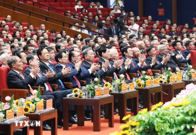 Tổng Bí thư Tô Lâm cùng các lãnh đạo, nguyên lãnh đạo Đảng, Nhà nước dự Đại hội. Ảnh: Thống Nhất/TTXVN