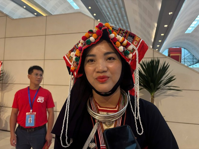 Phó Chủ tịch Ủy ban Mặt trận Tổ quốc xã Ba Vì, Chủ tịch Hội Liên hiệp Phụ nữ xã Ba Vì Dương Thị Quỳnh chia sẻ bên lề Đại hội đại biểu Đảng bộ thành phố Hà Nội lần thứ XVIII. Ảnh: Xuân Quảng/Vietnam+ Phó Chủ tịch Ủy ban Mặt trận Tổ quốc xã Ba Vì, Chủ tịch Hội Liên hiệp Phụ nữ xã Ba Vì Dương Thị Quỳnh chia sẻ bên lề Đại hội đại biểu Đảng bộ thành phố Hà Nội lần thứ XVIII. Ảnh: Xuân Quảng/Vietnam+