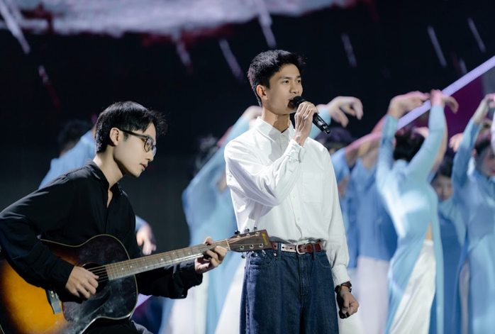 Ca sĩ Nguyễn Hùng