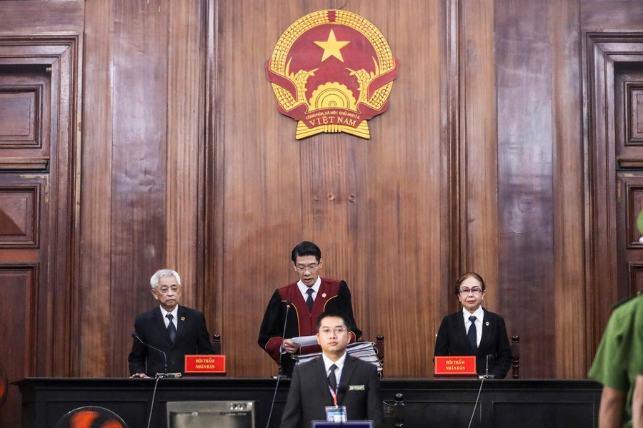 HĐXX phiên tòa vụ Thùy Tiên và 4 bị cáo ngày 19/11. Ảnh: Duy Anh.