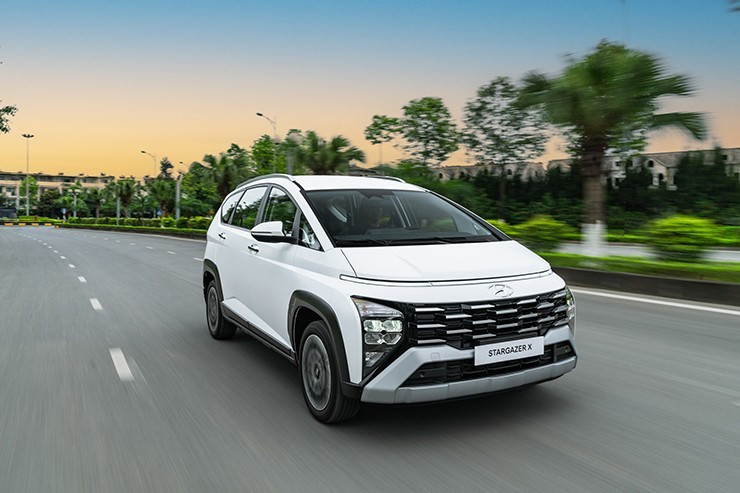 Hyundai Stargazer trang bị động cơ Smartstream G 1.5L mới, sinh công suất tối đa 115 mã lực và mô men xoắn cực đại 144 Nm. Ảnh: ST gia-xe-hyundai-stargazer-lan-banh-kem-uu-dai-thang-6-2025-17-1749483688-453-width740height493.jpg