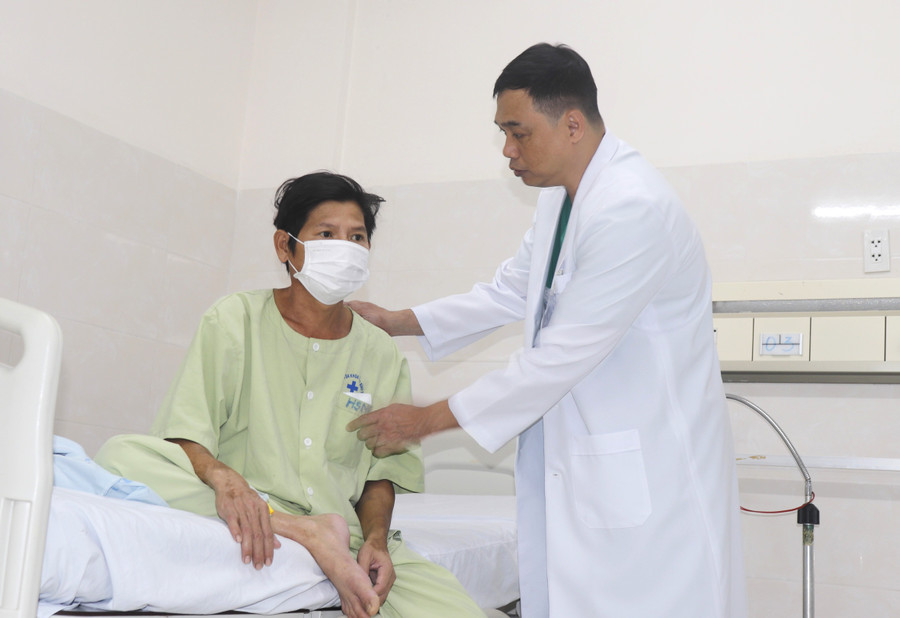 Đến sáng 20-9, sức khỏe bệnh nhân N.N.T. đã ổn định, có thể xuất viện. Ảnh: M.H loc-mau-lien-tuc.jpg