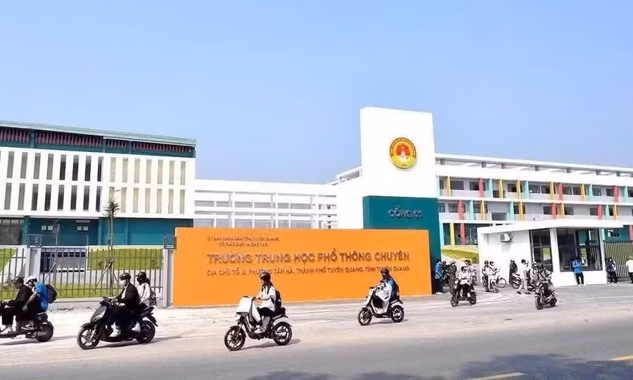 truong-chuyen-tuyen-quang.jpg