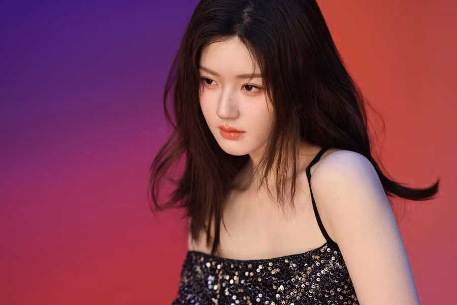 Sự nghiệp Triệu Lộ Tư từng lao đao vì bệnh tật và tranh chấp với công ty quản lý.