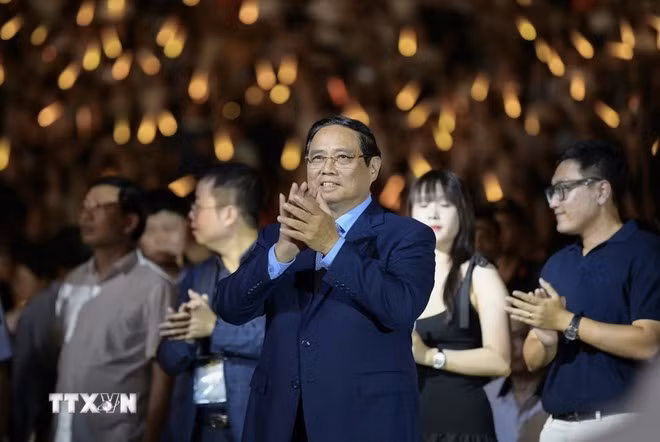 Thủ tướng Phạm Minh Chính dự Chương trình đại nhạc hội “V Fest-Vietnam Today”. (Ảnh: Dương Giang/TTXVN)