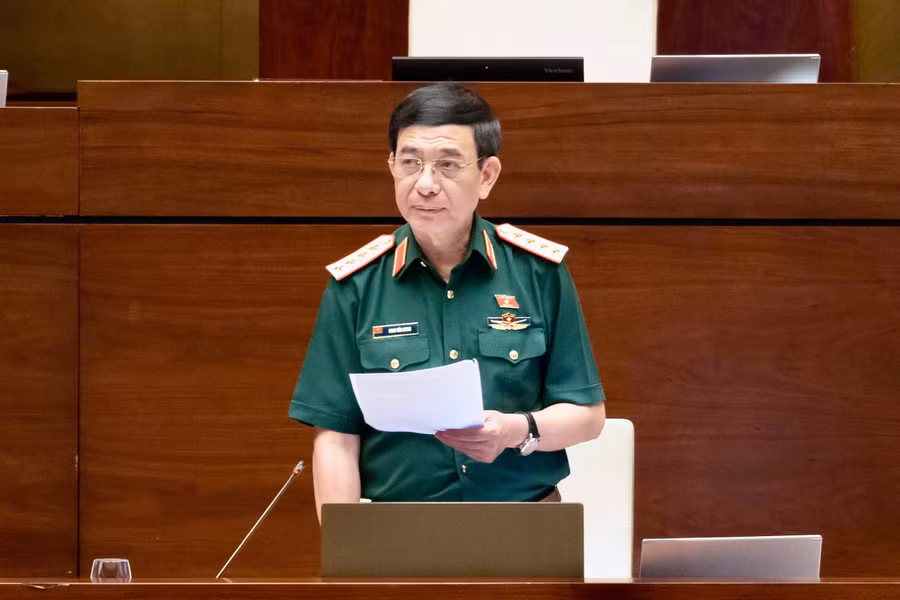 dai-tuong-phan-van-giang-pho-thu-tuong-chinh-phu-bo-truong-bo-quoc-phong-phat-bieu-giai-trinh-lam-ro-mot-so-van-de-dai-bieu-quoc-hoi-neu-anh-quochoivn.jpg