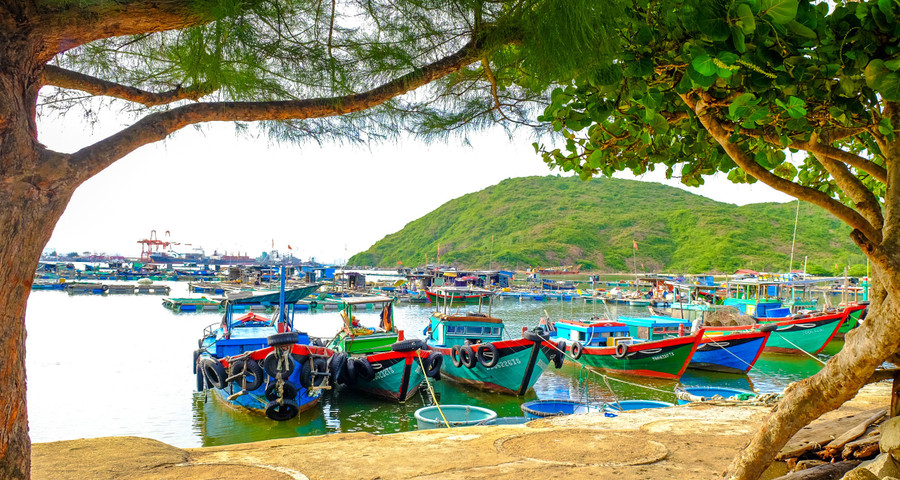 Nơi neo đậu tàu cá của ngư dân Hải Minh. tau-ca.jpg