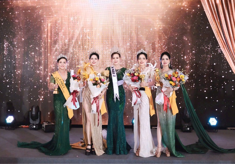Người đẹp Nguyễn Thị Hồng Hoa đăng quang Nữ hoàng Doanh nhân Tài sắc 2025. nu-hoang-doanh-nhan.jpg