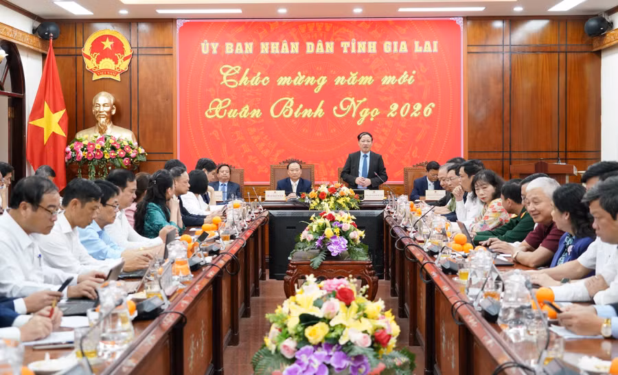 a3-quang-canh-cuoc-hop-giao-ban.jpg