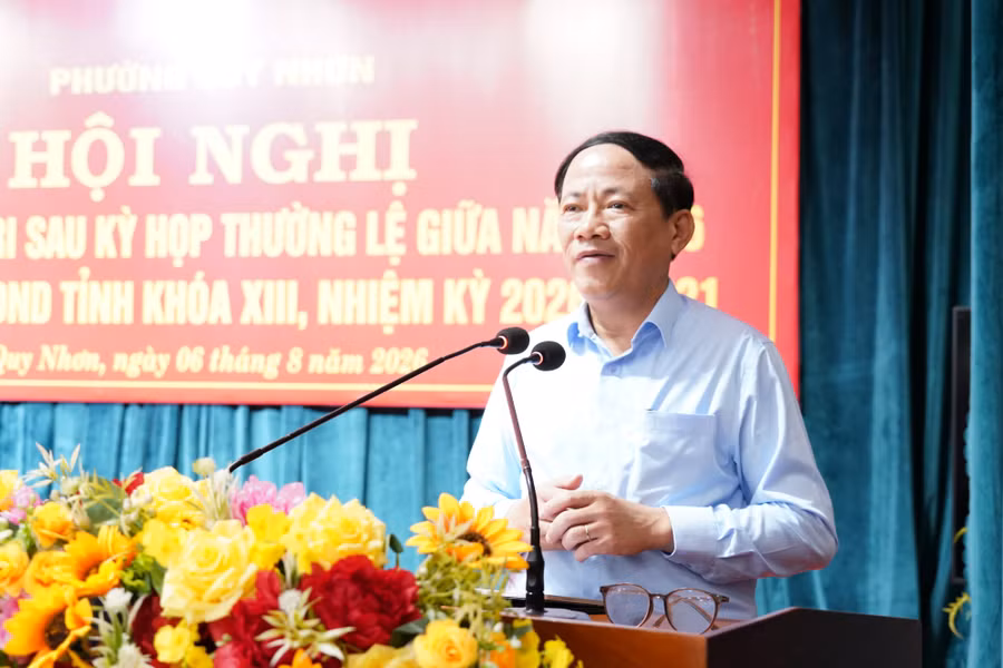 chu-tich-ubnd-tinh-pham-anh-tuan-tiep-xuc-cu-tri-phuong-quy-nhon.jpg
