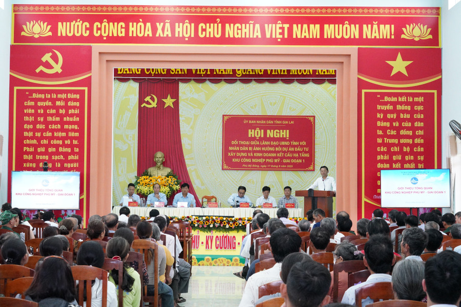 Quang cảnh buổi đối thoại. Ảnh: N.H 1.jpg