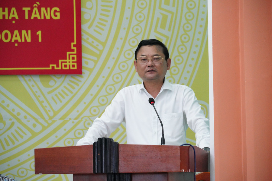 Phó Chủ tịch UBND tỉnh Nguyễn Tự Công Hoàng phát biểu tại buổi đối thoại. Ảnh: N.H 4.jpg