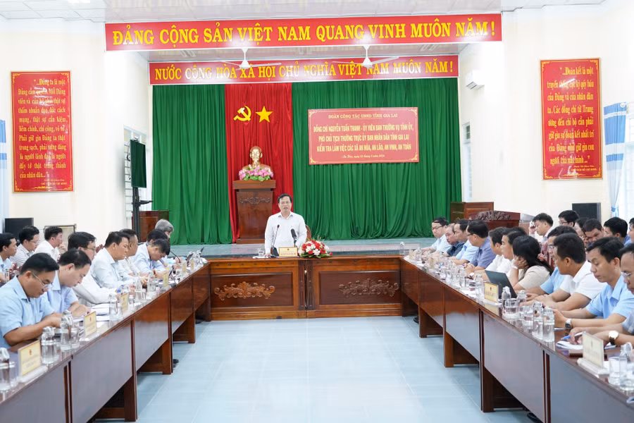 quang-canh-buoi-lam-viec.jpg