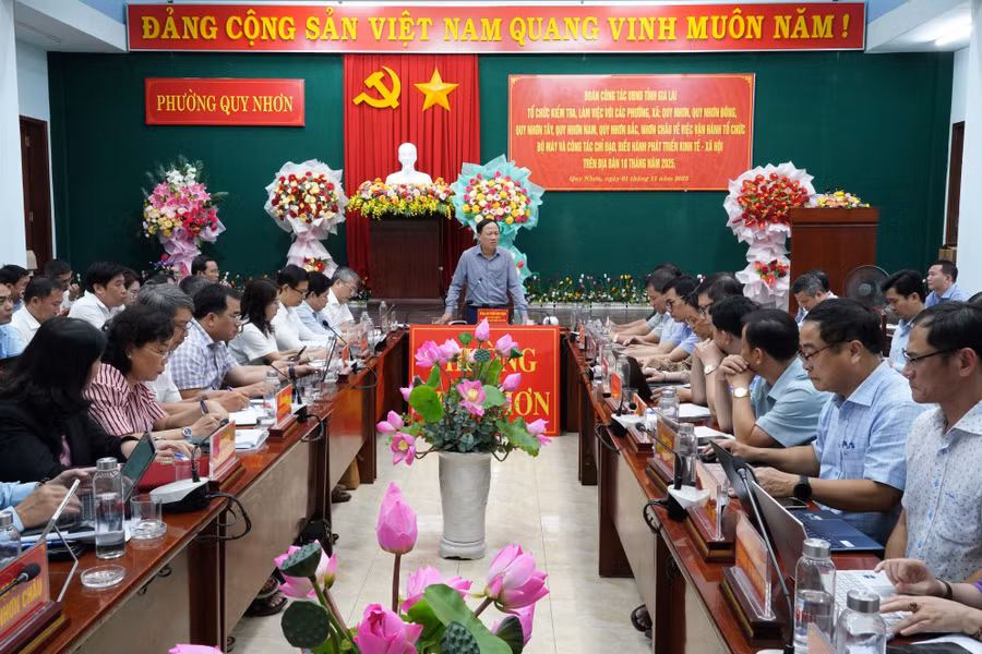 a2quang-canh-buoi-lam-viec-voi-cac-phuong-xa-anh-nh.jpg