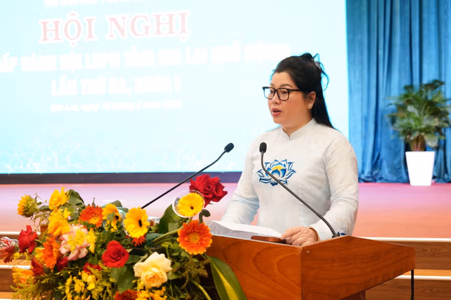 hoi-nghi-ban-chap-hanh-hoi-lhpn-tinh-lan-thu-3-khoa-i.jpg