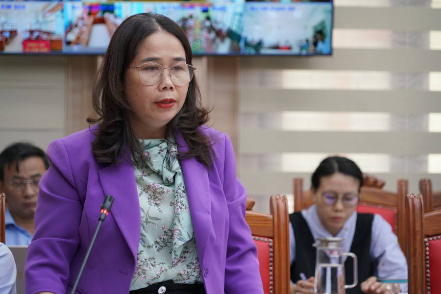 Giám đốc Sở Văn hóa-Thể thao và Du lịch Đỗ Thị Diệu Hạnh trao đổi làm rõ các vấn đề được chính quyền các xã, phường quan tâm tại Hội nghị. Ảnh: N.H Giám đốc Sở Văn hóa-Thể thao và Du lịch Đỗ Thị Diệu Hạnh trao đổi làm rõ các vấn đề được chính quyền các xã, phường quan tâm tại Hội nghị. Ảnh: N.H