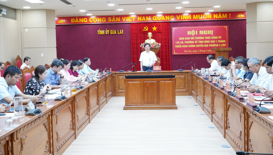 Bí thư Tỉnh ủy Gia Lai Hồ Quốc Dũng phát biểu kết luận tại buổi làm việc. Ảnh: N.H a1.jpg