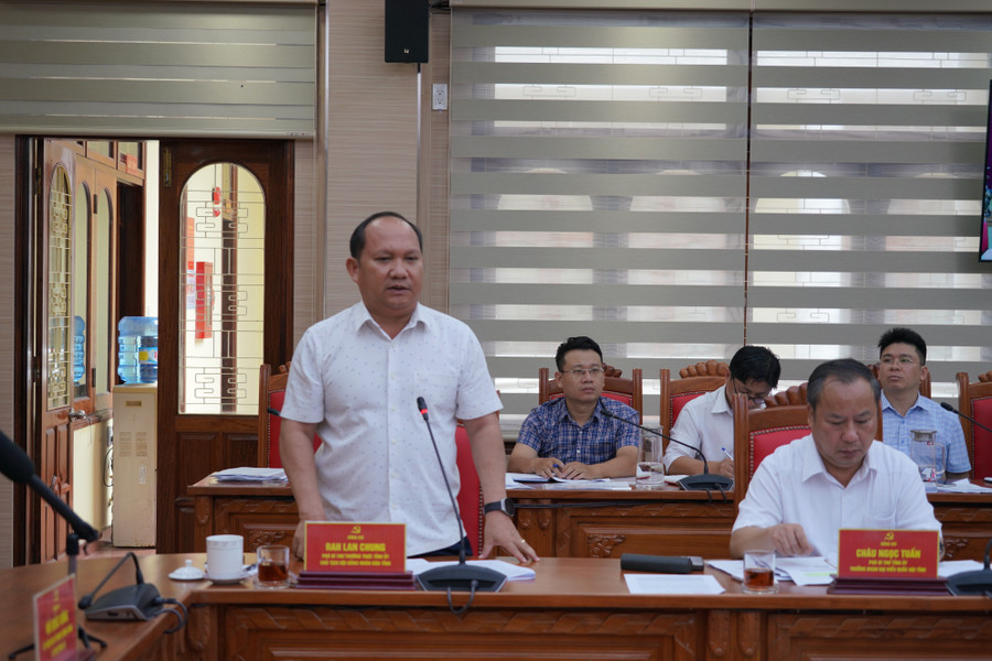 Phó Bí thư Thường trực Tỉnh ủy, Chủ tịch HĐND tỉnh Rah Lan Chung phát biểu tại Hội nghị. Ảnh: N.H 3.jpg