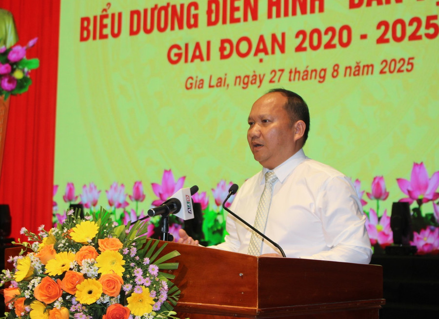 Phó Bí thư Thường trực Tỉnh ủy, Chủ tịch HĐND tỉnh Rah Lan Chung phát biểu chỉ đạo Hội nghị. Ảnh: N.H a3.jpg