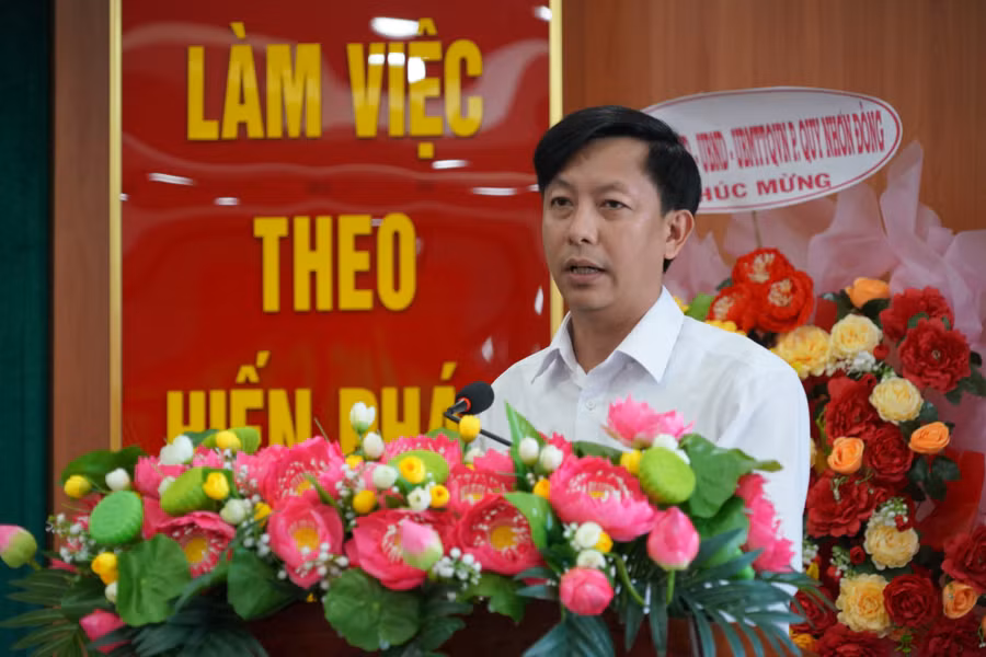 a5-ung-cu-vien-trinh-bao-luan.jpg