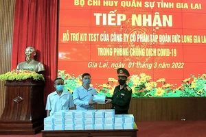 Công ty cổ phần Tập đoàn Đức Long Gia Lai tặng 500 kit test Covid-19