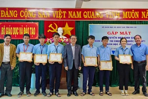 Gặp mặt đội tuyển tham dự kỳ thi chọn học sinh giỏi Quốc gia