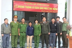 Trao tặng 2 căn nhà "Nghĩa tình đồng đội" cho cán bộ Công an huyện Kông Chro