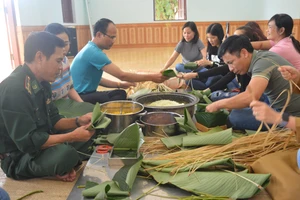 "Xuân đoàn kết-Tết biên cương" tại Đồn Biên phòng Ia Pnôn