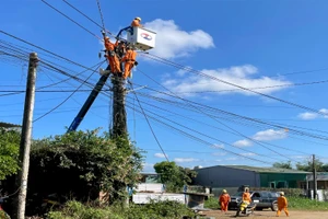 Pleiku khẩn trương di dời lưới điện để mở rộng đường giao thông
