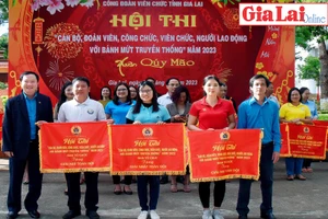 Rộn ràng hội thi làm bánh, mứt Tết