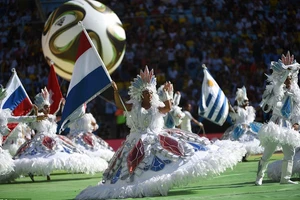 Shakira bốc lửa tại lễ bế mạc World Cup 2014