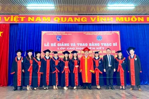 Trường Đại học Khoa học (Đại học Huế): Trao bằng thạc sĩ cho 86 học viên ở Gia Lai