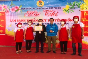 Pleiku: Tổ chức hội thi làm bánh thuẫn, mứt truyền thống