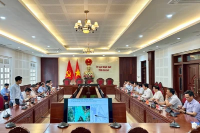 Quang cảnh buổi làm việc. Ảnh Hà Duy