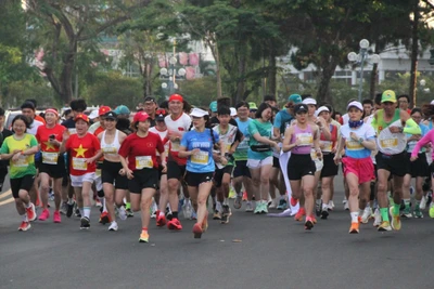 Hơn 200 VĐV tham gia giải chạy “BIDV Run-Vì cuộc sống xanh”
