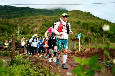 Thắp sáng điểm trường làng từ những bước chạy