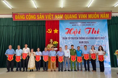 Gần 100 hội viên phụ nữ thi "Mâm cỗ truyền thống gia đình người Việt" phường Phù Đổng