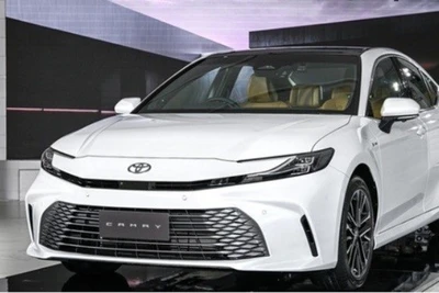 Toyota Camry 2025 bản hybrid tại Đông Nam Á có giá từ 1,026 tỷ đồng