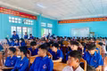 Gần 300 thanh thiếu nhi xã Ia Hiao được tuyên truyền pháp luật và trang bị kỹ năng phòng vệ 
